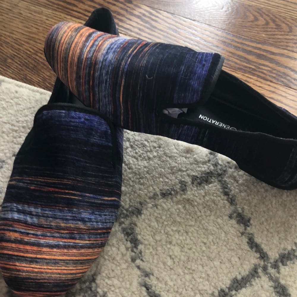 New size 7 BCBG flats